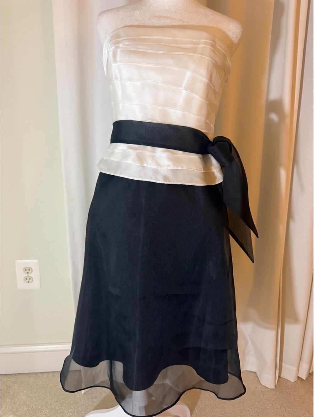 White House Black Market Strapless Black & Ivory Chiffon Dress Size 10 NWT